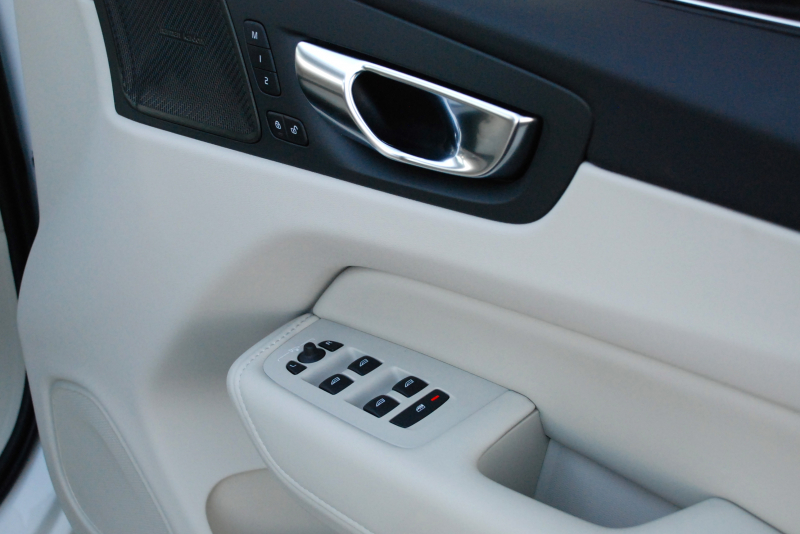 ボルボ XC60 中古車