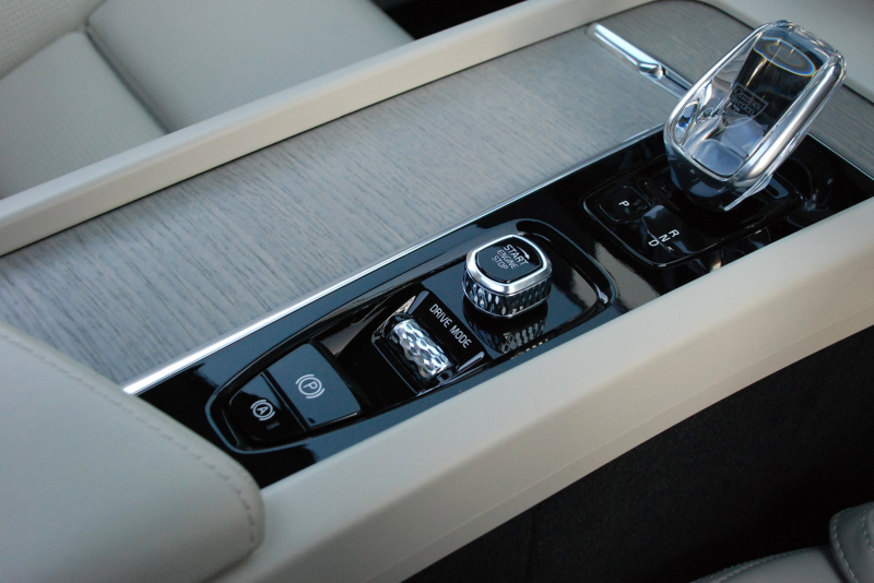 ボルボ XC60 中古車