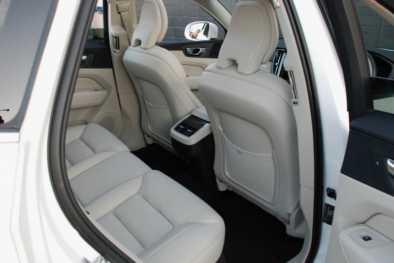 ボルボ XC60 中古車