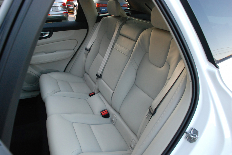 ボルボ XC60 中古車