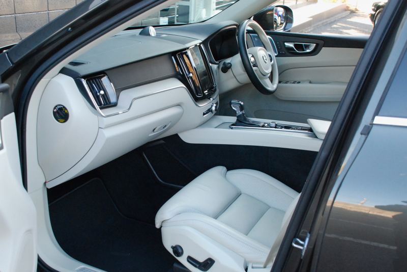 ボルボ XC60 中古車