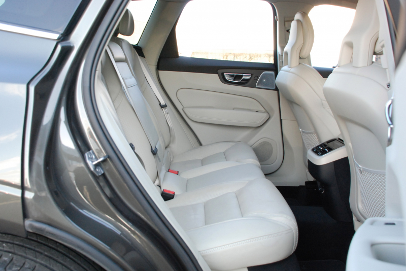 ボルボ XC60 中古車