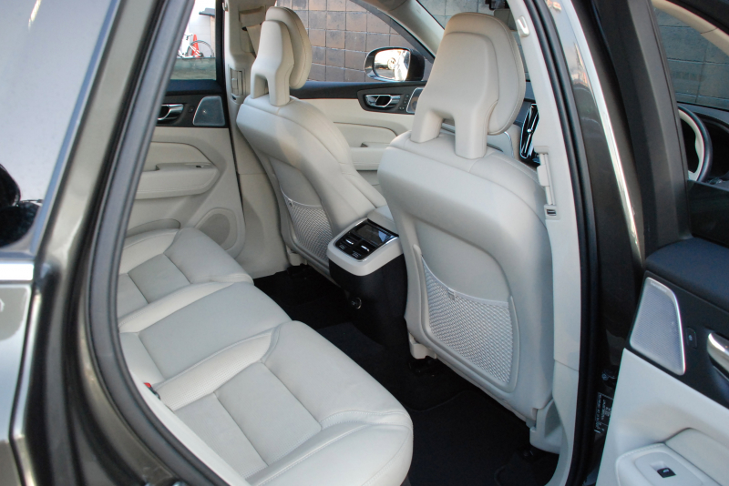 ボルボ XC60 中古車