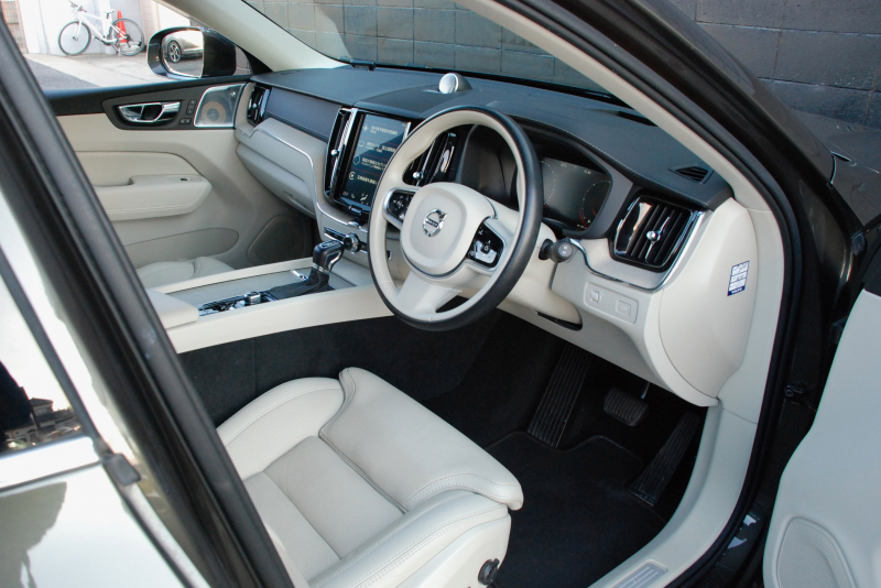 ボルボ XC60 中古車