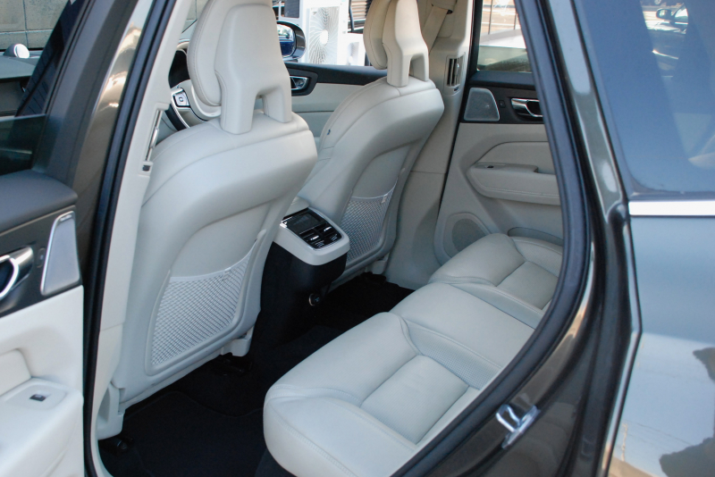 ボルボ XC60 中古車