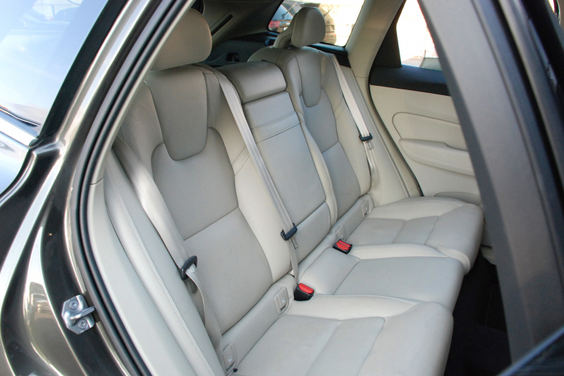 ボルボ XC60 中古車