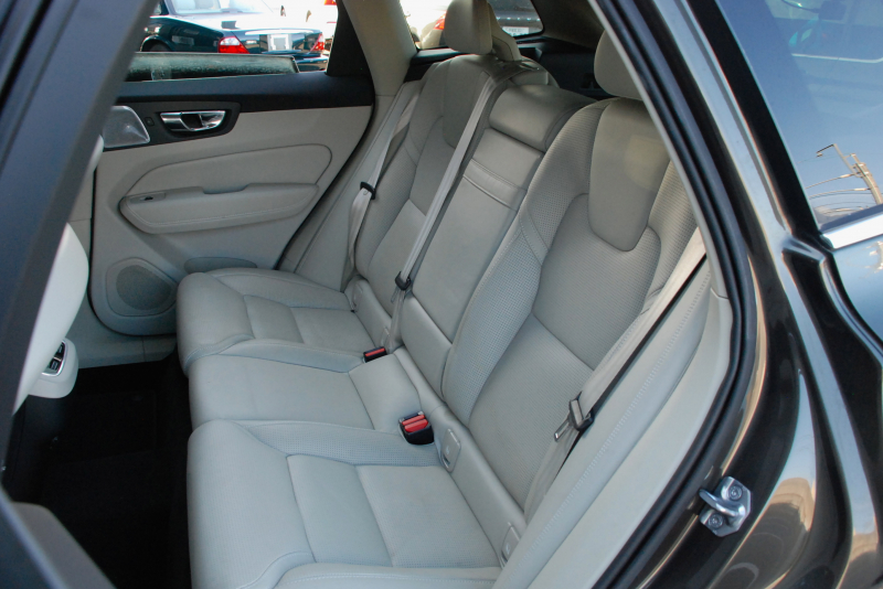 ボルボ XC60 中古車