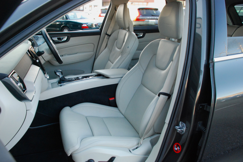 ボルボ XC60 中古車