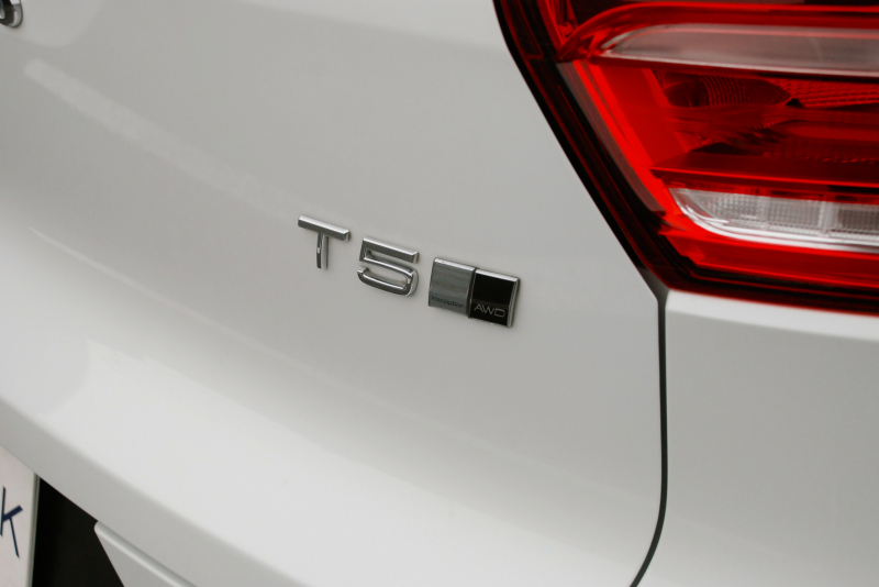 ボルボ XC40 中古車