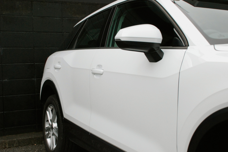 アウディ Q2 中古車