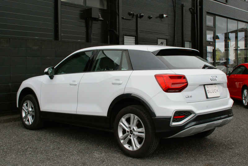 アウディ Q2 中古車