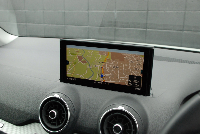 アウディ Q2 中古車