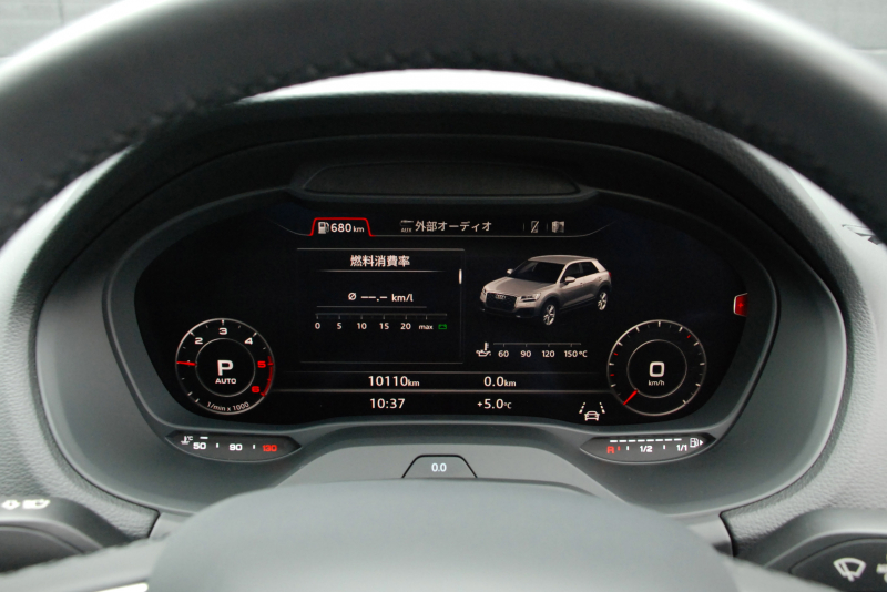 アウディ Q2 中古車