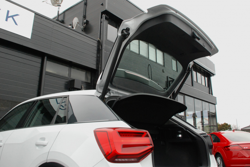 アウディ Q2 中古車