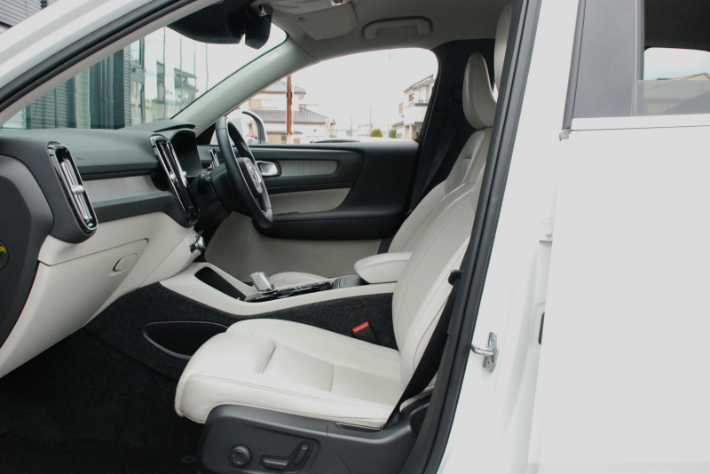 ボルボ XC40 中古車