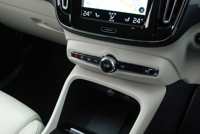 ボルボ XC40 中古車