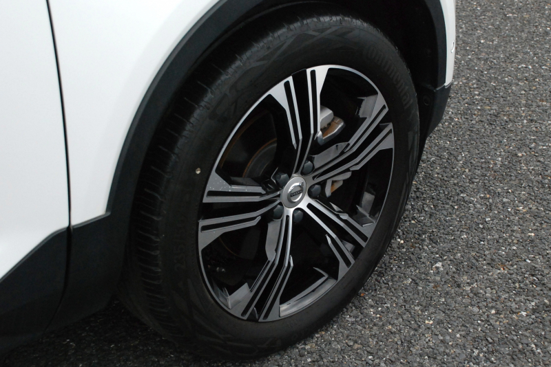 ボルボ XC40 中古車