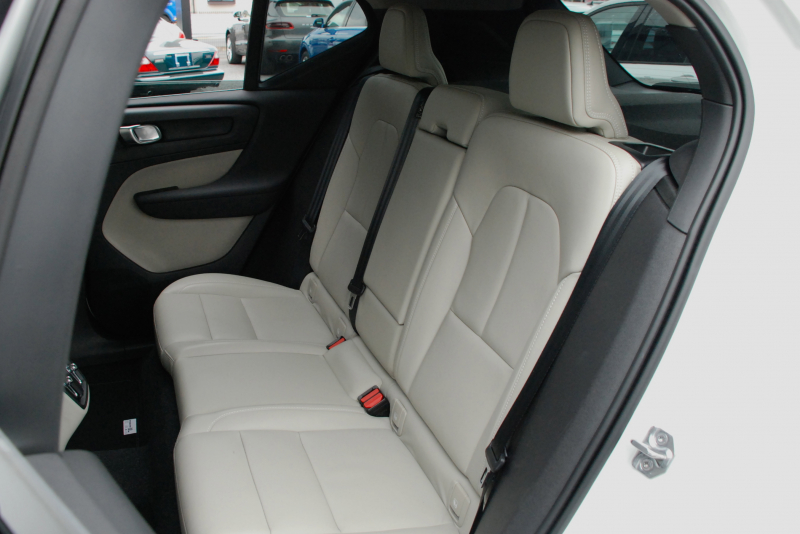 ボルボ XC40 中古車