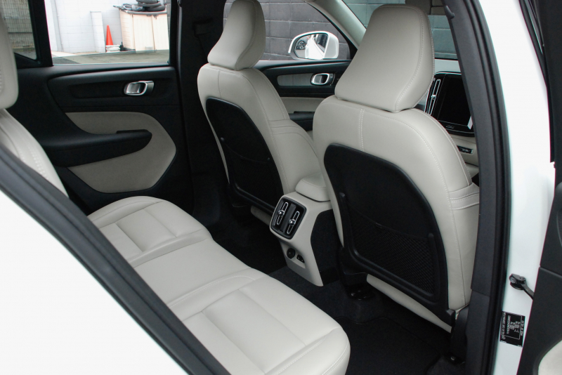 ボルボ XC40 中古車