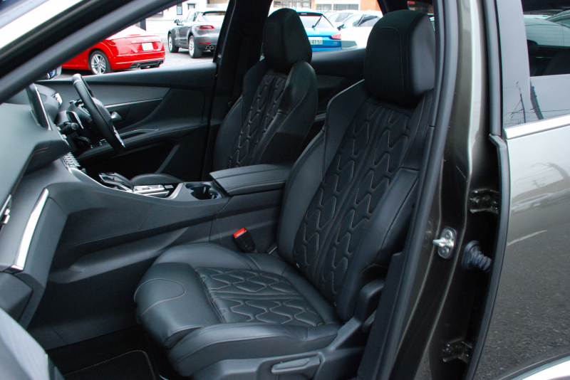 プジョー 3008 中古車