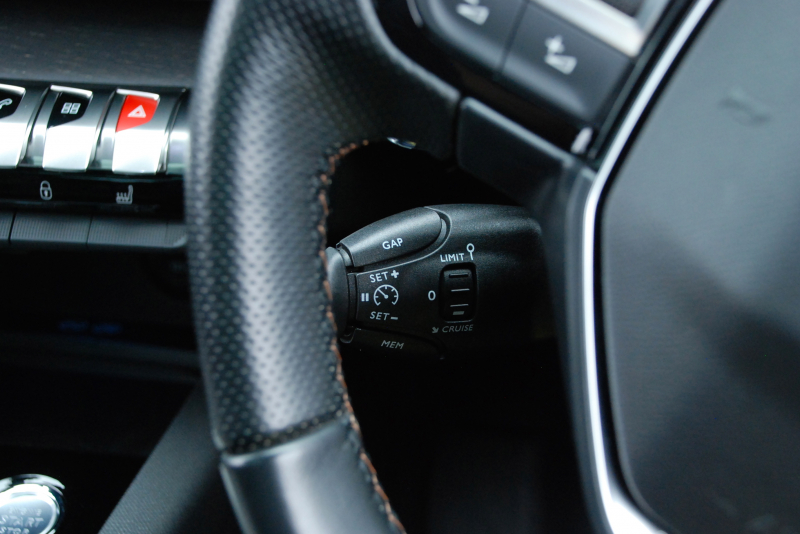 プジョー 3008 中古車