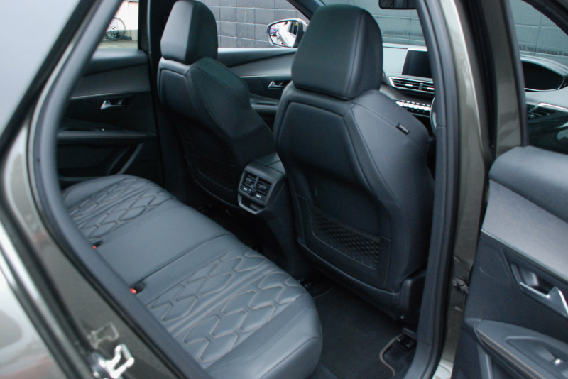 プジョー 3008 中古車