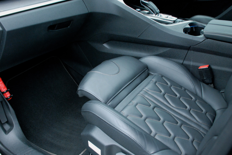 プジョー 3008 中古車