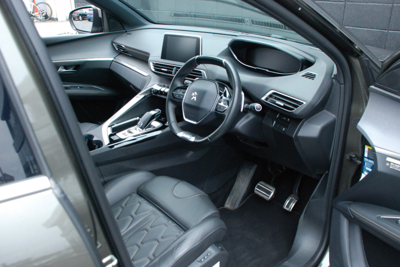 プジョー 3008 中古車