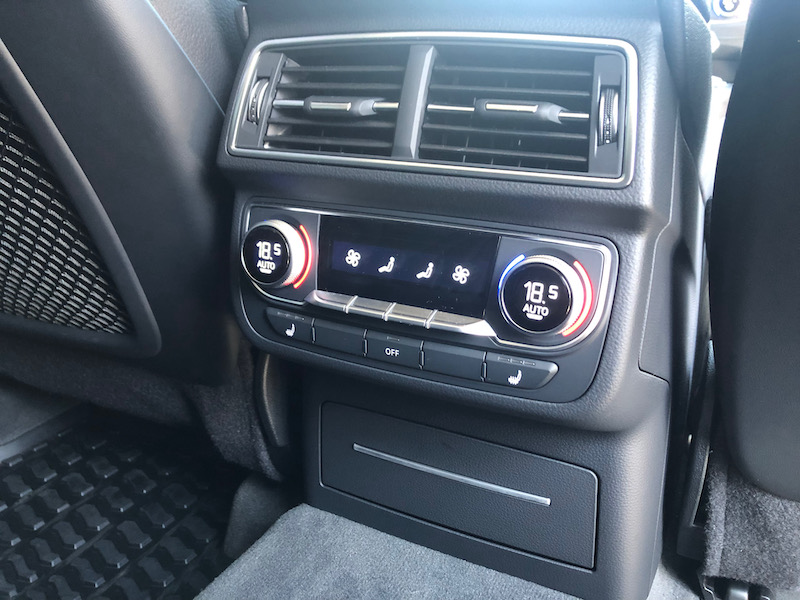 アウディ Q7 中古車