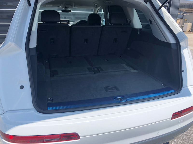 アウディ Q7 中古車