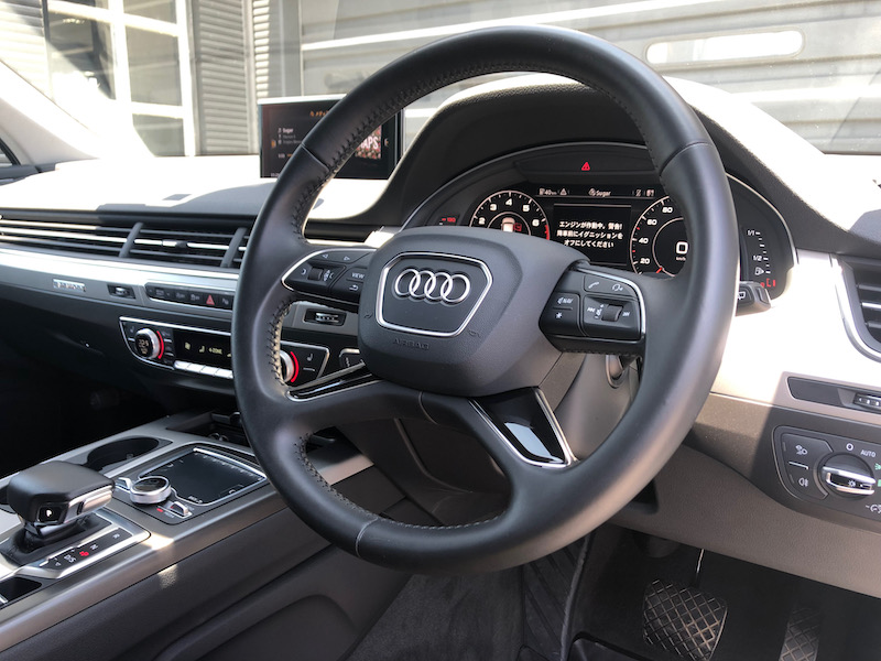 アウディ Q7 中古車