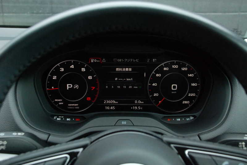 アウディ Q2 中古車