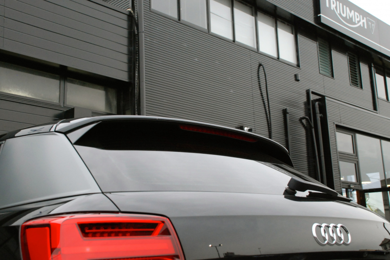 アウディ Q2 中古車