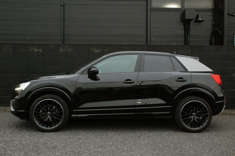 アウディ Q2 中古車