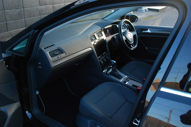 フォルクスワーゲン ゴルフヴァリアント 中古車