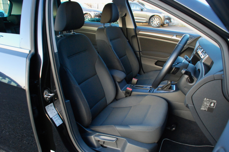 フォルクスワーゲン ゴルフヴァリアント 中古車