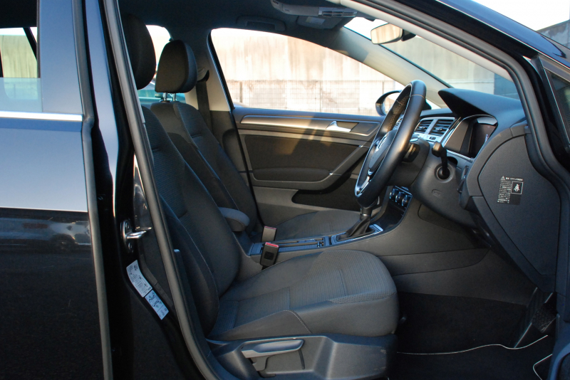 フォルクスワーゲン ゴルフヴァリアント 中古車