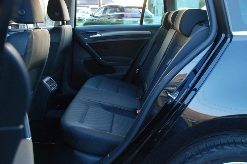 フォルクスワーゲン ゴルフヴァリアント 中古車