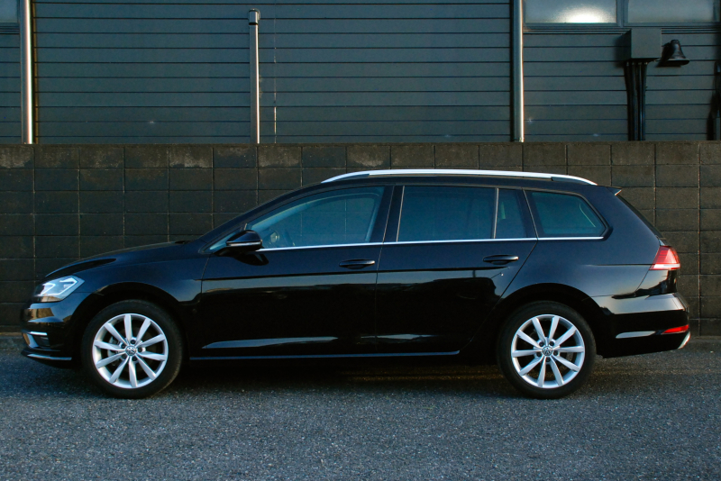 フォルクスワーゲン ゴルフヴァリアント 中古車