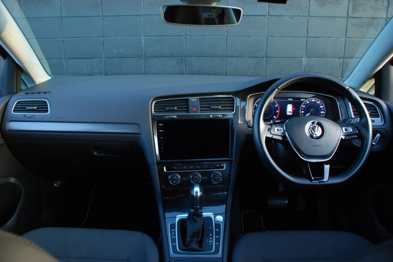 フォルクスワーゲン ゴルフヴァリアント 中古車