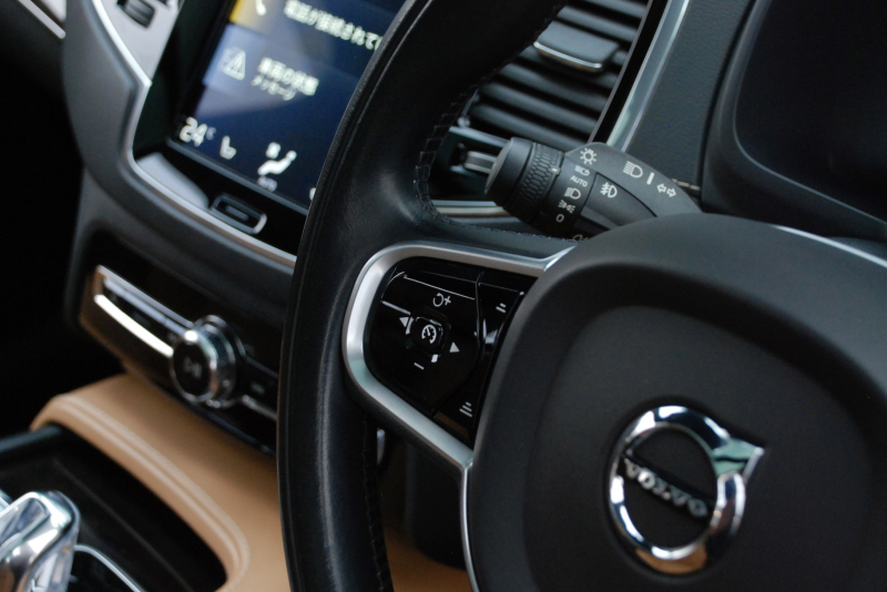 ボルボ XC90 中古車