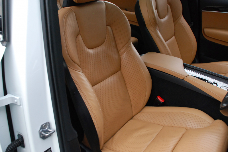 ボルボ XC90 中古車