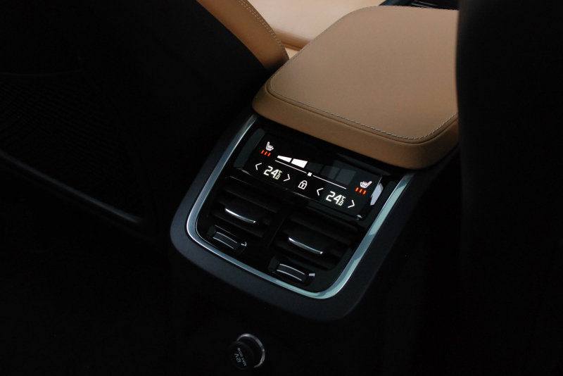 ボルボ XC90 中古車