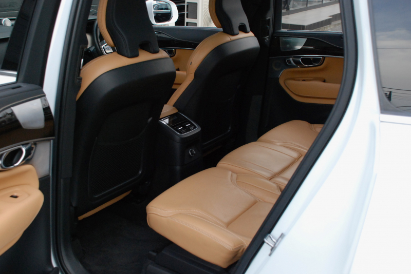 ボルボ XC90 中古車