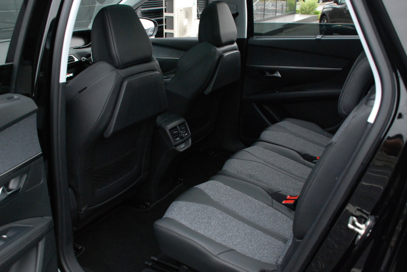 プジョー 5008 中古車