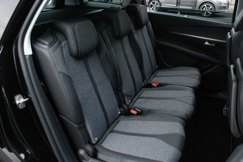 プジョー 5008 中古車