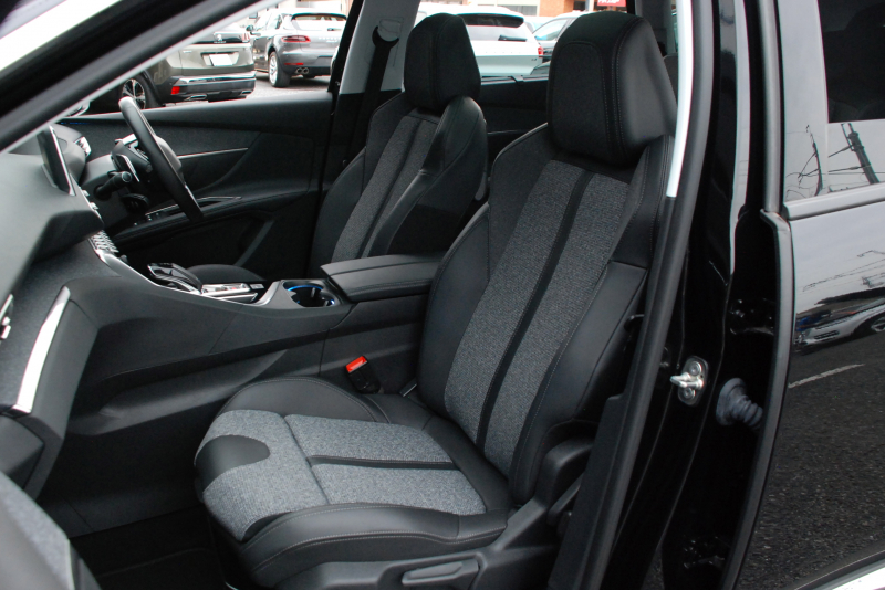 プジョー 5008 中古車