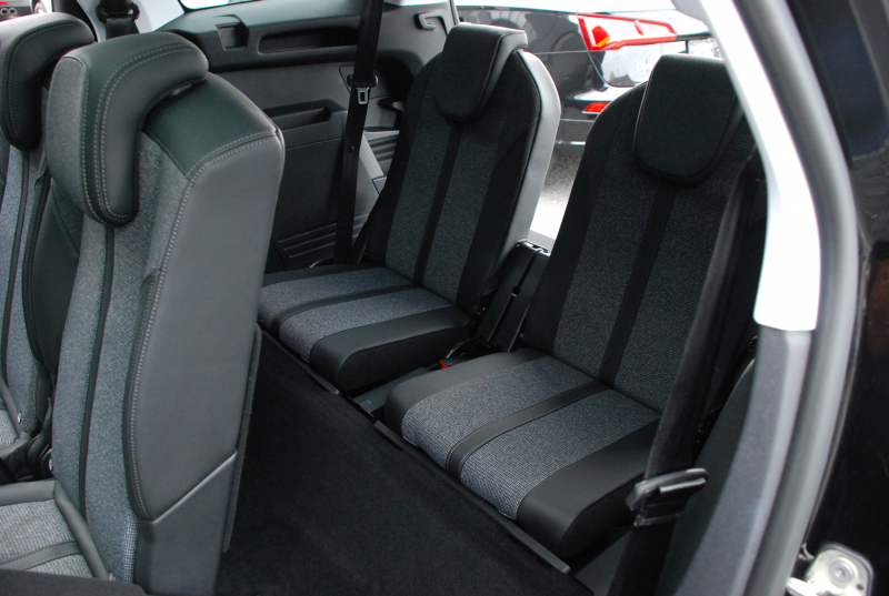 プジョー 5008 中古車
