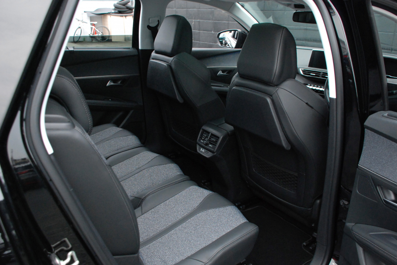 プジョー 5008 中古車
