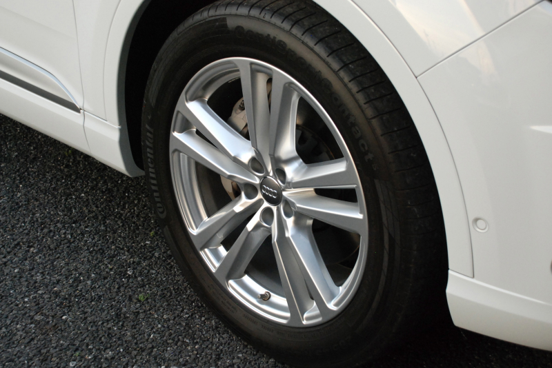 アウディ Q7 中古車